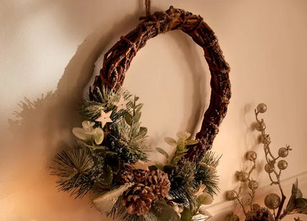 Corona de piñas y ramas, 27 cm de diámetro - 199343