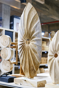 Objeto deco "Armadura" de madera G - MB878