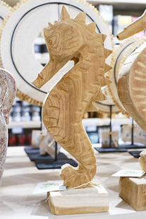 Objeto deco "Caballito de mar" de madera P 15x40cm - MB882